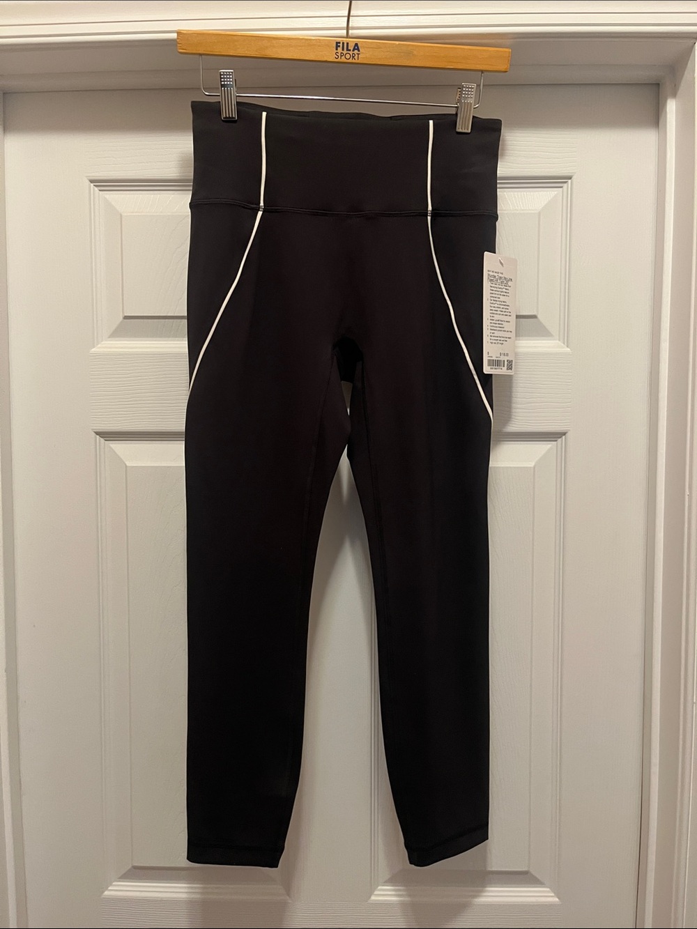 NWT Lululemon Wonder Train Black Athletic Leggings with White Piping